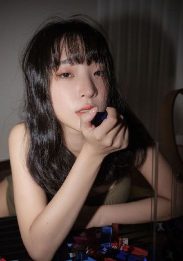 欧美模特淡蓝色眼睛_在线视频免费观看