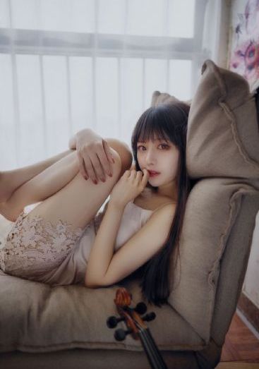 欧美范连体泳衣_在线电影观看