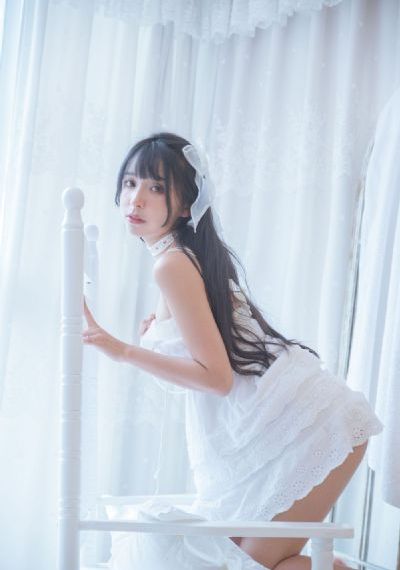 国产极品视频里男的被困车里_720完整视频观看
