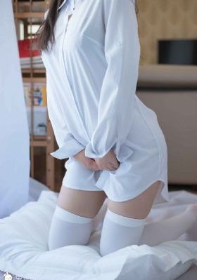 极品老师开粉嫩小泬软件_成长在线视频免费观看