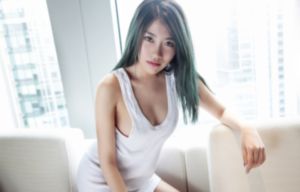 伊人久热青青精品视频_HD免费在线播放