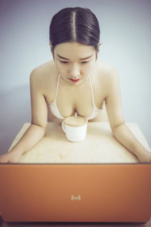欧美av亚洲aⅴ国产_超清影视在线观看