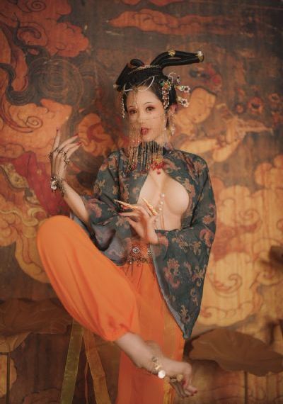 欧美主播玩蛇视频_1080P迅雷电影在线