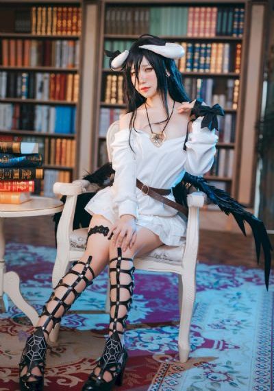 欧美丝袜老熟女_在线电影观看