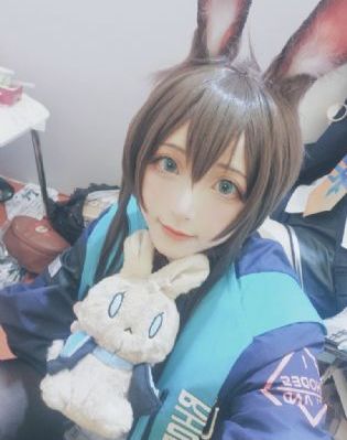 黄色三级美女_1080高清免费观看